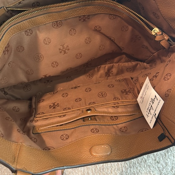Tory Burch Bombe Tote - Picture 2 of 3